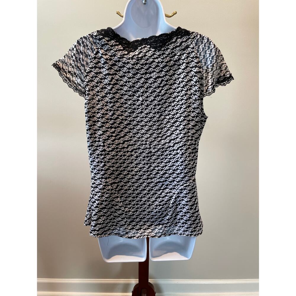 NWT Elementz Black & White Button‑Front Top with Lace Detail Size M - Picture 2 of 6